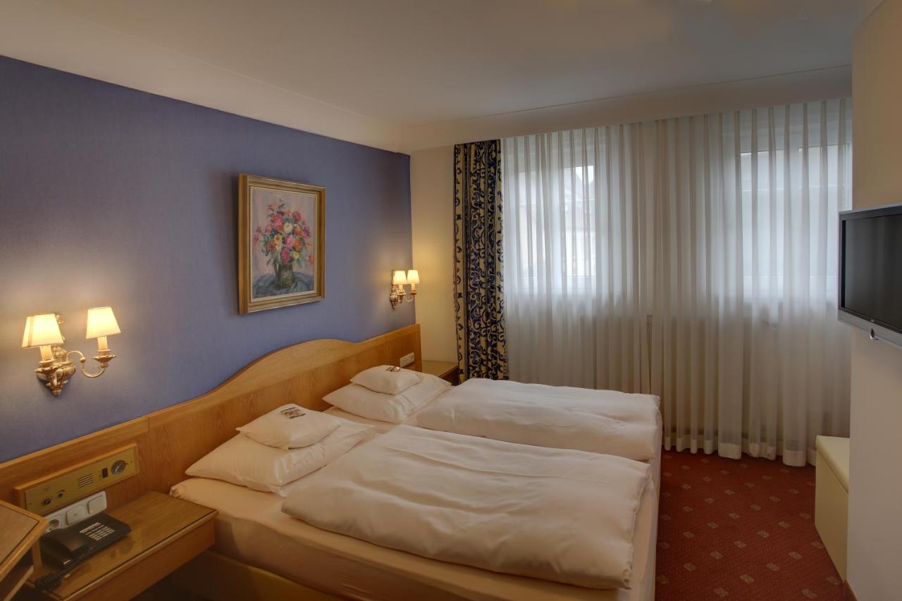 Hotel Brauereigasthof Landwehr-Braeu Reichelshofen Exteriör bild