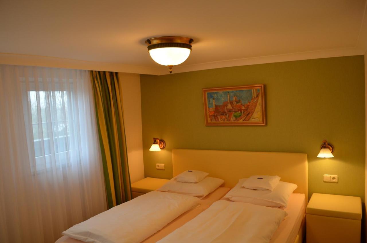 Hotel Brauereigasthof Landwehr-Braeu Reichelshofen Exteriör bild