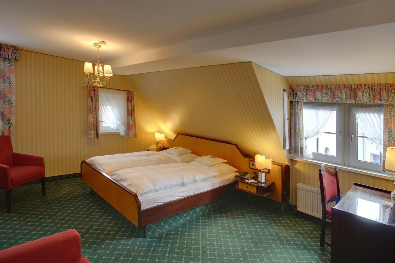 Hotel Brauereigasthof Landwehr-Braeu Reichelshofen Exteriör bild