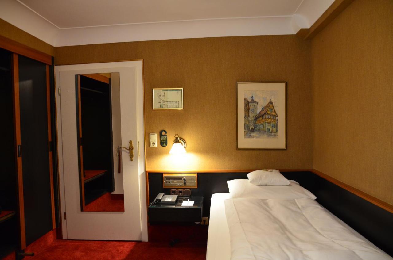 Hotel Brauereigasthof Landwehr-Braeu Reichelshofen Exteriör bild