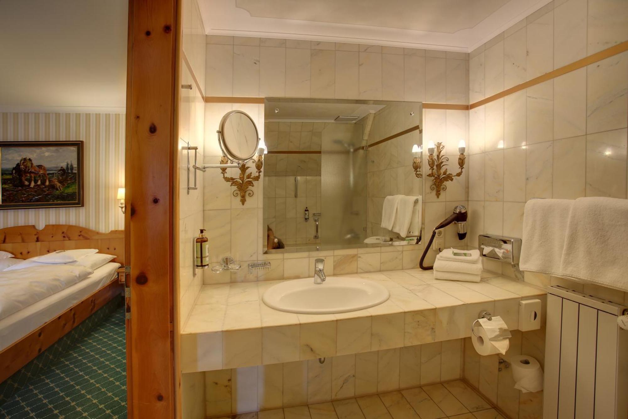 Hotel Brauereigasthof Landwehr-Braeu Reichelshofen Rum bild