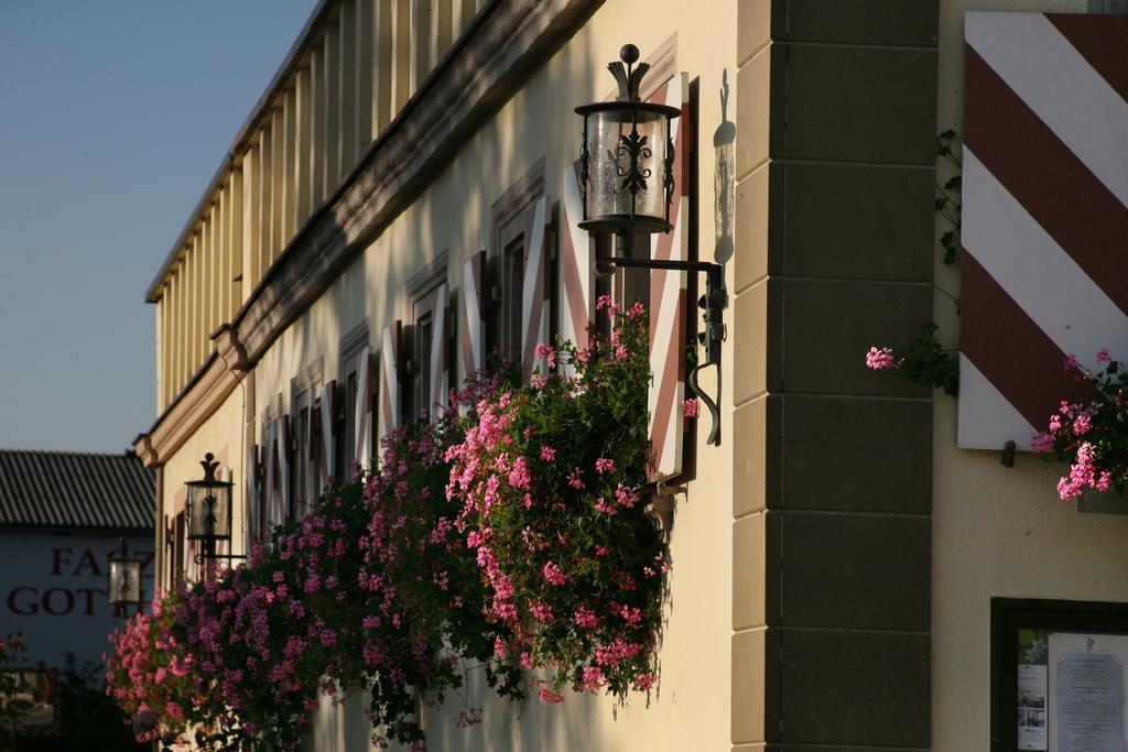 Hotel Brauereigasthof Landwehr-Brau Reichelshofen Exteriör bild