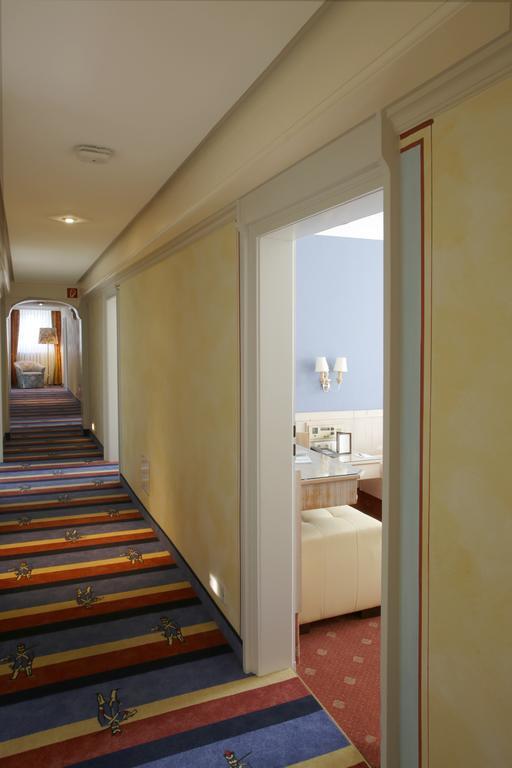 Hotel Brauereigasthof Landwehr-Braeu Reichelshofen Exteriör bild