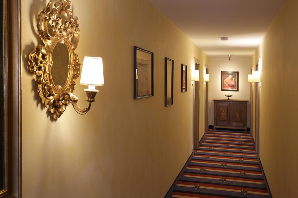 Hotel Brauereigasthof Landwehr-Braeu Reichelshofen Exteriör bild